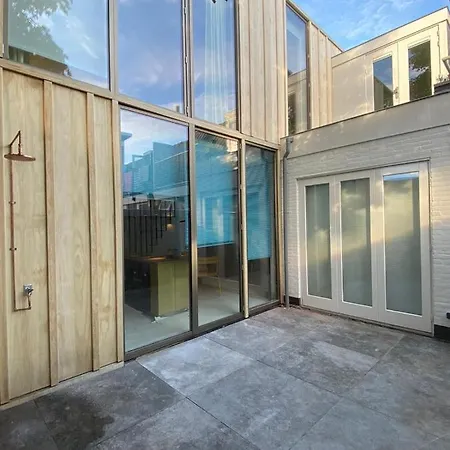 Kaewkong Surf * La Haya